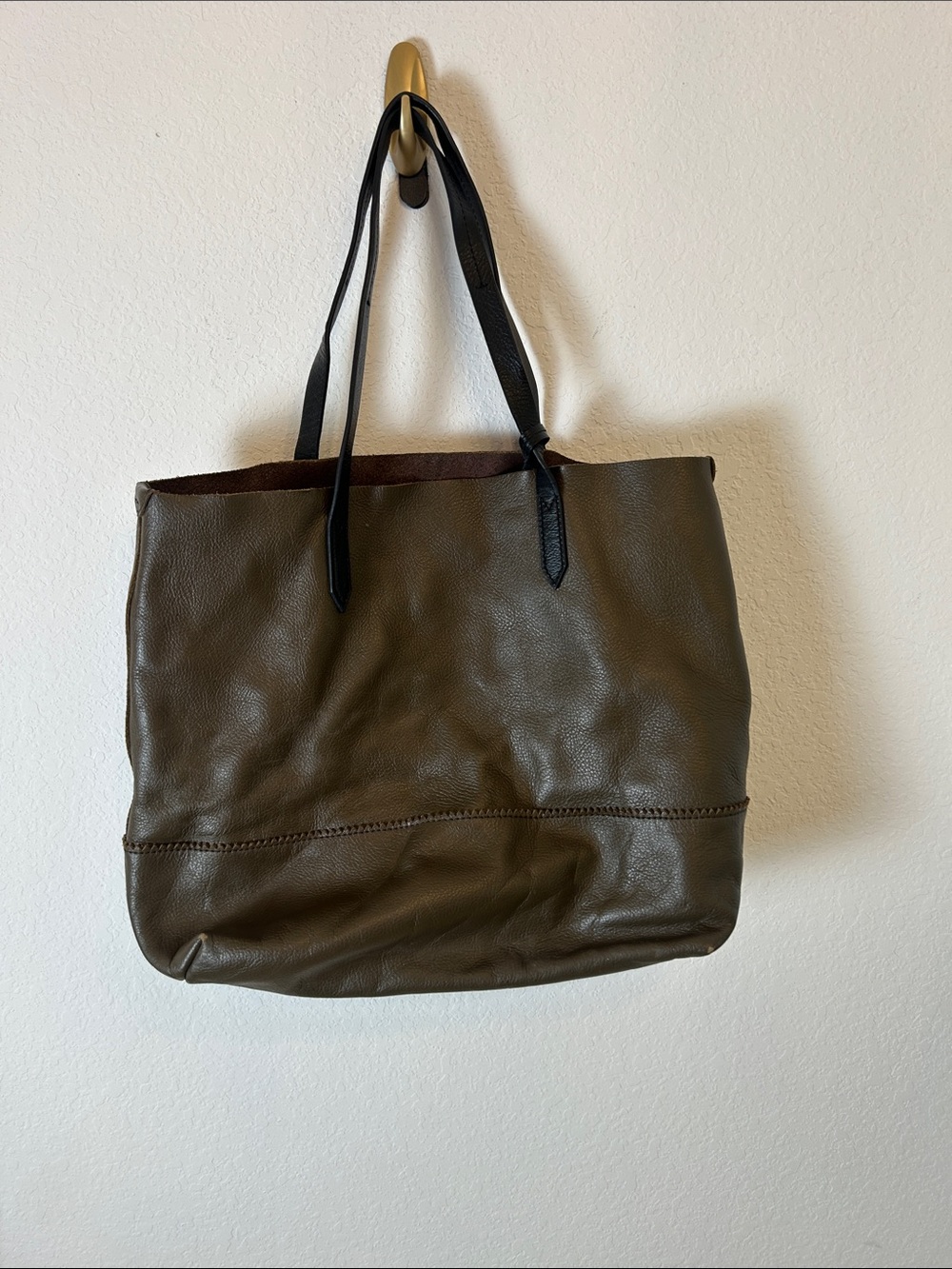 J Crew Classic Olive Leather Tote Bag with Black Straps suede inside
